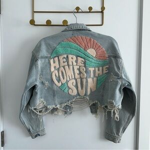 TRIO | Here Comes The Sun Embroidered Cropped Distressed Denim Jacket